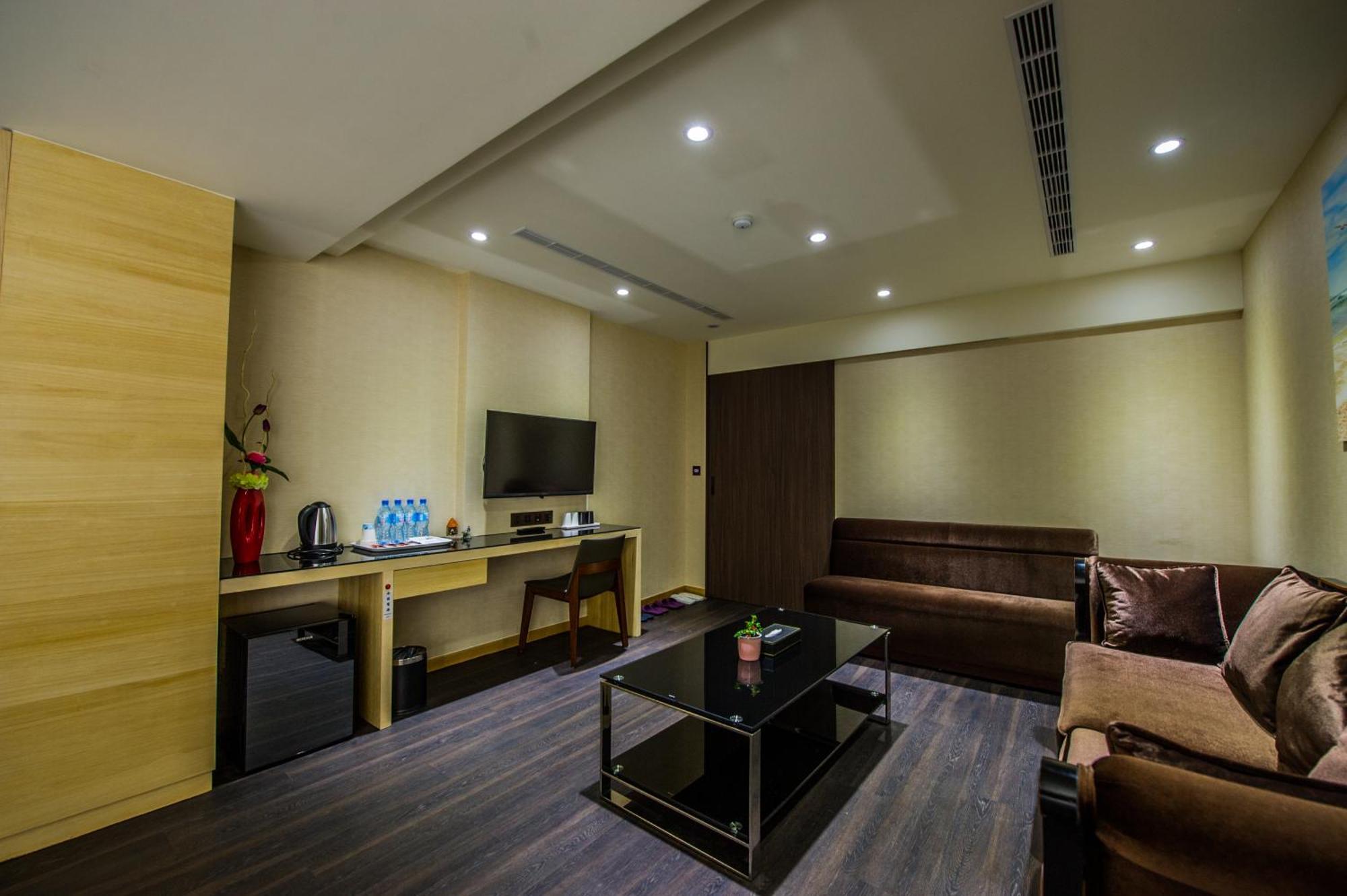 Red Hotel Yuanlin Εξωτερικό φωτογραφία